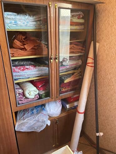 Кресла: Стенка 
Сервант и гардеробный с антресолью 
Производства Украина 
2шт — 5