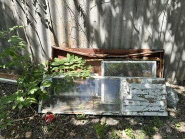 продам решетки на окна б у: Деревянные оконные рамы различных размеров. Могут быть использованы — 2