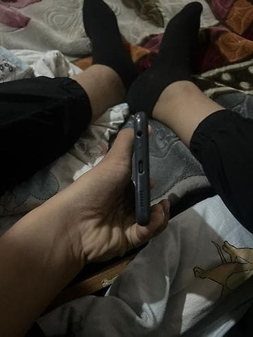 iphone xs lalafo: Samsung Galaxy A13, Б/у, 64 ГБ, цвет - Черный, 2 SIM — 1