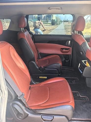 mazda 3 2007: Kia Carnival: 2023 г., 2.2 л, Автомат, Дизель, Минивэн — 7