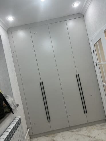 кухонный навесной шкаф: Кухонный гарнитур в современном стиле - Линейная компоновка с высоким — 9