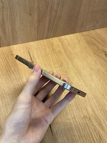 ipone 14: IPhone 15 Pro, Б/у, 256 ГБ, Белый, Защитное стекло, Чехол, Коробка, В рассрочку, 92 % — 5