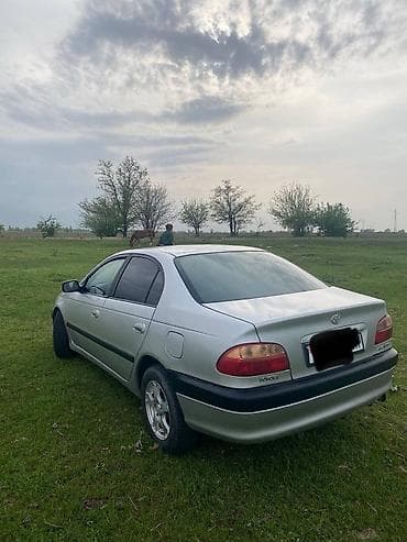 чанган uni v: Toyota Avensis: 2000 г., Механика, Бензин, Седан — 7
