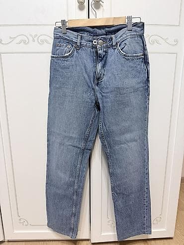 Прямые джинсы классического кроя из плотного денима среднего синего