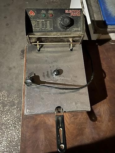 фритюрницу: Электрическая фритюрница (настольная) есть 5 штук по 2400 сомов — 4