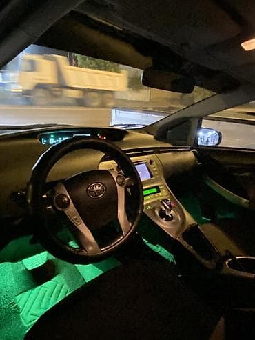 приус 2015 года: Toyota Prius: 2015 г., Гибрид, Хэтчбэк — 8