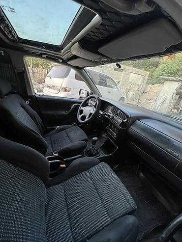 mers 817: Volkswagen Vento: 1992 г., 2 л, Механика, Бензин, Седан — 4