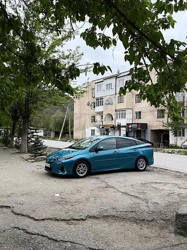 5: Toyota Prius: 2017 г., 1.8 л, Вариатор, Гибрид, Хэтчбэк — 6