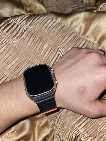 Смарт‑часы в стиле «ультра» с крупным прямоугольным дисплеем и