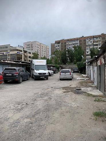бу гараж: Продаю кирпичный гараж в 7-мкр, ул.Безымянная, ГК-6, напротив ТЦ — 3