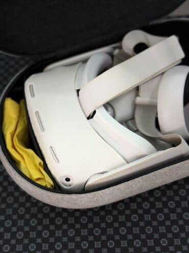 диски с фильмами: Oculus Quest 2 Meta В отличном состоянии Есть игры бокс, the climb — 2