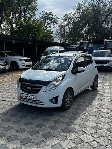 Chevrolet Spark: 2010 г., 1 л, Автомат, Бензин, Хэтчбэк — 2
