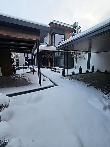 Продажа домов: Современный дом с архитектурной подсветкой и панорамным остеклением — 9