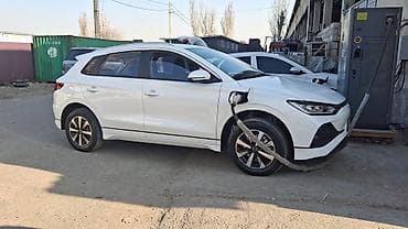 электромобиль w6: BYD E2: 2025 г., Электромобиль, Кроссовер — 2