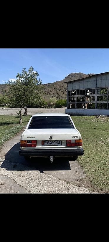 Volvo: Volvo 740: 1985 г., 2.5 л, Механика, Бензин, Седан — 2
