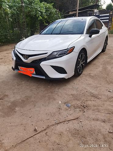 Toyota Camry: 2019 г., 2.5 л, Автомат, Бензин, Седан — 2