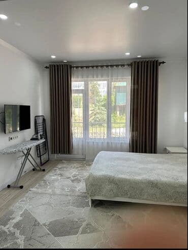 Студия, Чогуу жашоо менен