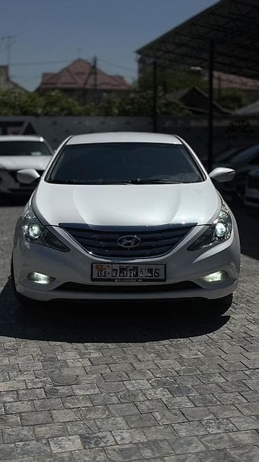 Hyundai Sonata: 2010 г., 2 л, Автомат, Бензин, Седан