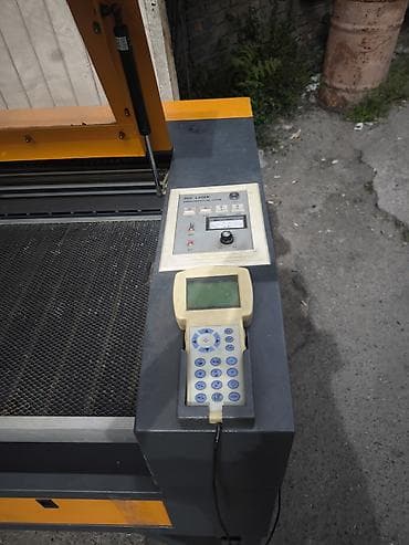 лазерный реска: Лазерный станок для резки и гравировки CO₂ Описание: - Формат рабочей — 2