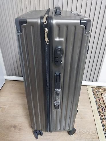 сумки чемоданы: Чемодан, Новый, Материал: Пластик, Большой (более 70 л), Твердый корпус — 4