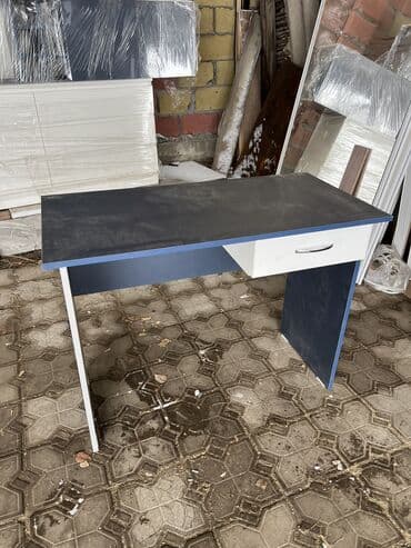 Офисный стол, Новый, Нерегулируемый, цвет - Коричневый, Прямоугольный, ЛДСП, Самовывоз, Платная доставка at lalafo.kg Офисный стол, Новый, Нерегулируемый, цвет - Коричневый, Прямоугольный, ЛДСП, Самовывоз, Платная доставка