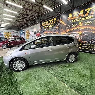 Honda Jazz: 2009 г., 1.3 л, Механика, Бензин, Хэтчбэк — 3