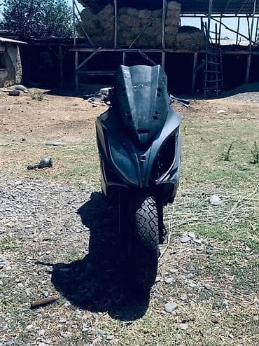 Макси-скутер Yamaha, 420 куб. см, Бензин, Б/у — 3