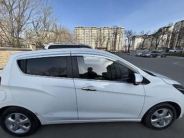 shevralet spark: Chevrolet Spark: 2016 г., 1 л, Вариатор, Бензин, Хэтчбэк — 2