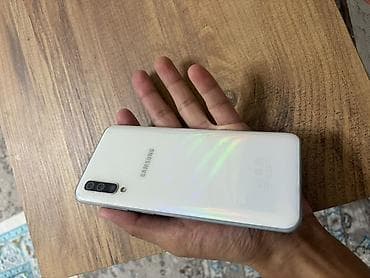 apple 12: Samsung Galaxy A50, цвет - Белый, 2 SIM — 4