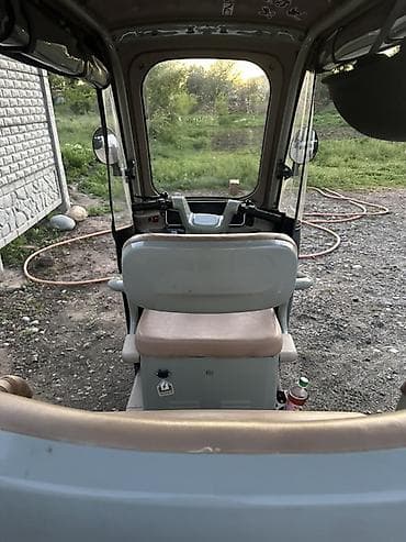 электро сектор: Электрический трёхколёсный рикша-скутер с закрытой кабиной. Основные — 4