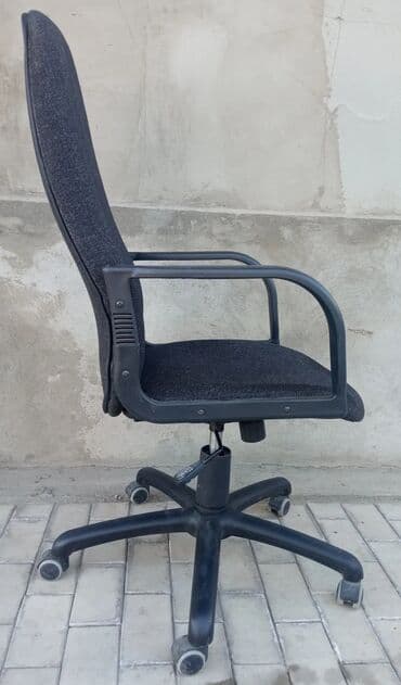 домашние куры бишкек: Офисное кресло, Б/у, С колесиками — 2