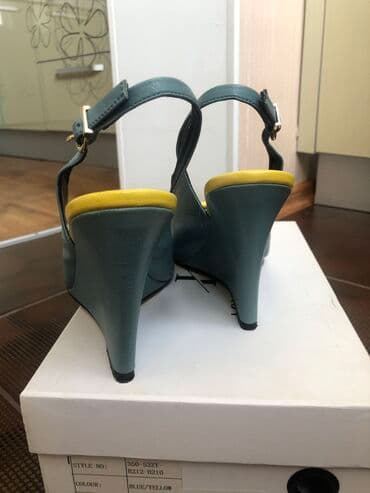 обувь 28 размер: Босоножки очень красивые кожаные, удобная платформа, размер 38( — 5