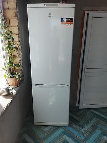 ice bath: Холодильник Indesit, Б/у, Двухкамерный, 180 * — 1