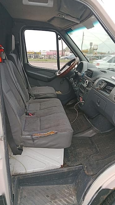 спринтер коротыш: Легкий грузовик, Mercedes-Benz — 5