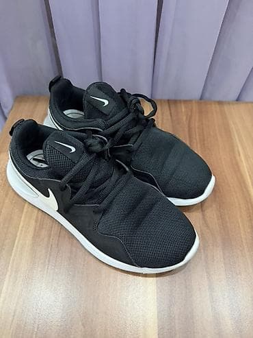 Кроссовки, 36.5, Nike, Б/у, цвет - Черный, Самовывоз