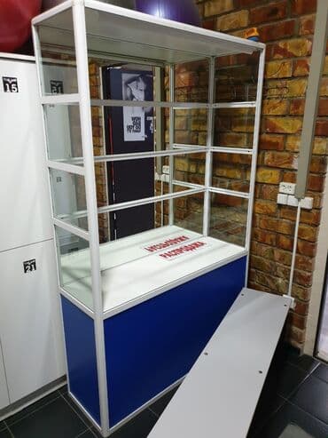 оборудование в бутик: Витрина с подсветкой, 4 полки. Фирма DEA. Высота 2м. Ширина 120см — 1