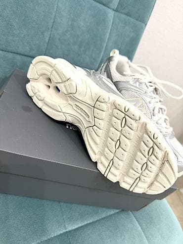 👟 Продам новые New Balance 530 ✨ Абсолютно новые, не носились! 💰 Цена — 2