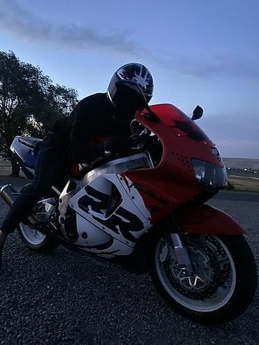 Кумурска мотороллер: Спортбайк Honda, 1000 куб. см, Бензин, Чоңдор үчүн, Колдонулган — 5