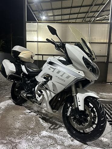 пл: Туристический мотоцикл класса sport-touring, белый.benelli 600 кубов — 2