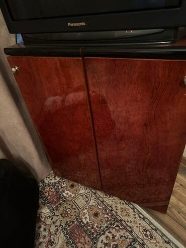 комод с зеркалом в спальню: Спальный гарнитур, Шкаф, цвет - Красный — 2