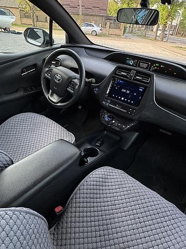 Унаа сатуу: Toyota Prius: 2016 г., 1.8 л, Вариатор, Гибрид, Лифтбек — 9