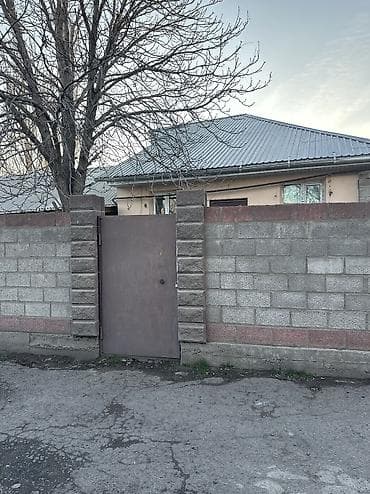 тынчтык ж м: Срочно сдаётся помещение
2 комнаты 
Есть ещё сарай, есть задний выход — 8