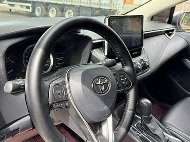 Toyota: Toyota Corolla: 2020 г., 1.3 л, Вариатор, Бензин, Седан — 4
