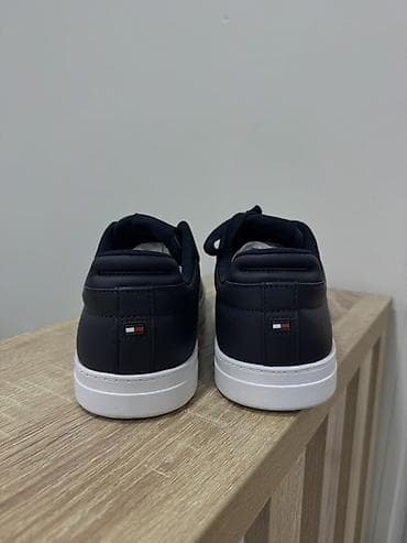 Жеке буюмдар: Эркектердин кроссовкасы, 42, Tommy Hilfiger, Жаңы, түсү - Көк, Өзү алып кетүү — 2