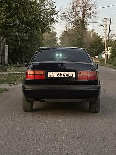дверь форестер: Volkswagen Vento: 1993 г., 1.8 л, Механика, Бензин, Седан — 3