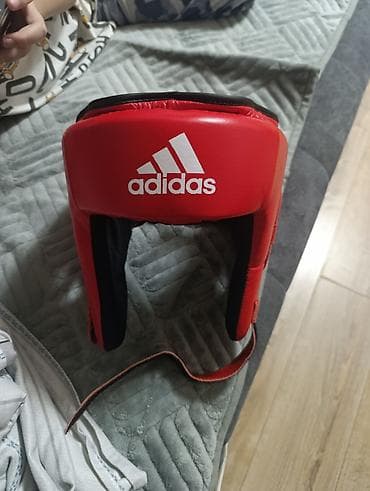боксёрские шлем: Боксерский шлем Adidas, красный. Надевал 1 раз. - Тип — 1