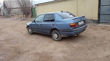 вента: Volkswagen : 1993 г., 2 л, Механика, Бензин, Седан — 1