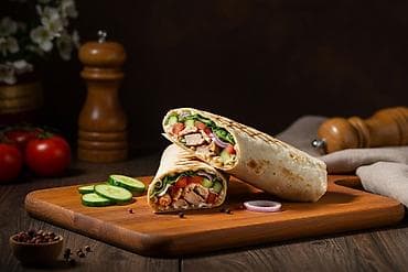 Шаурма «Классическая куриная»говядина Состав: - тёплая пшеничная at lalafo.kg Шаурма «Классическая куриная»говядина Состав: - тёплая пшеничная