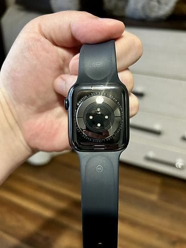 apple watch 9 45mm: Apple Watch Series 8, 45 мм (aluminum case) В отличном состоянии, часы — 3