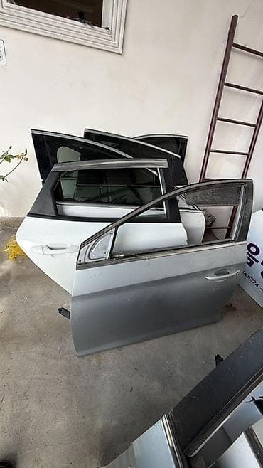 outback 2005: Дверь Комплект Hyundai, Б/у, Оригинал — 4